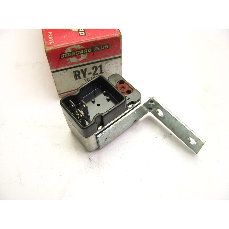 Standard RY-21 A/C Compressor Control Relay - 3747174 5209981 1R1304 561764