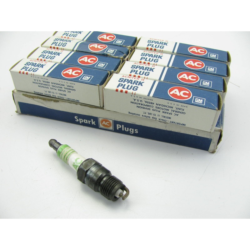 (8) VINTAGE Acdelco R42TSM Spark Plugs OEM GM 5613557