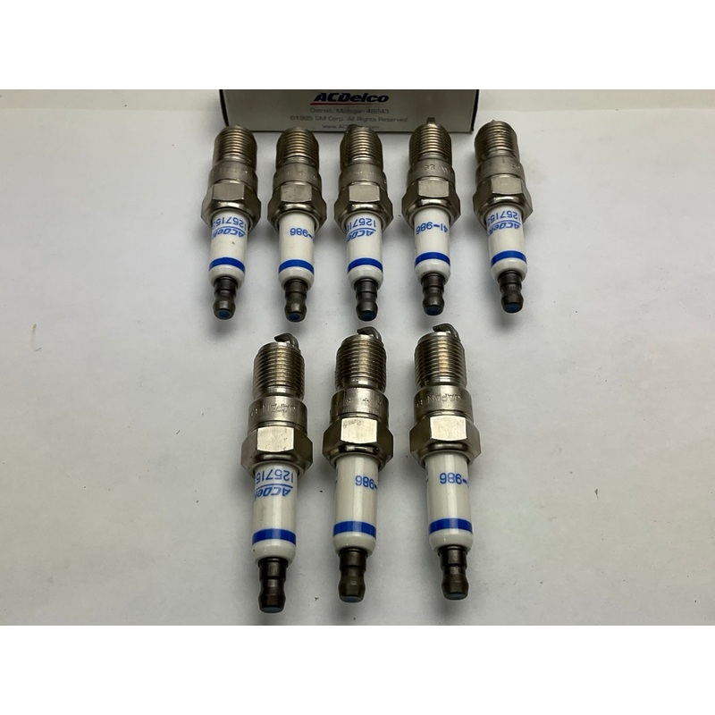 (8) NEW GENUINE Acdelco 41-986 Ignition Spark Plugs 12571533