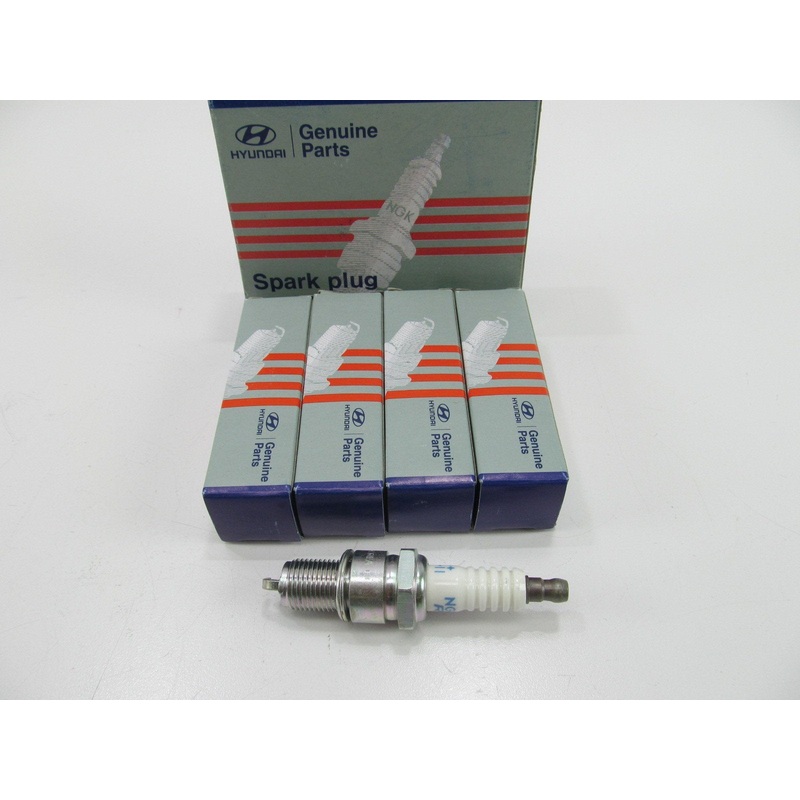 (4) GENUINE Spark Plugs OEM For Hyundai  1881811051
