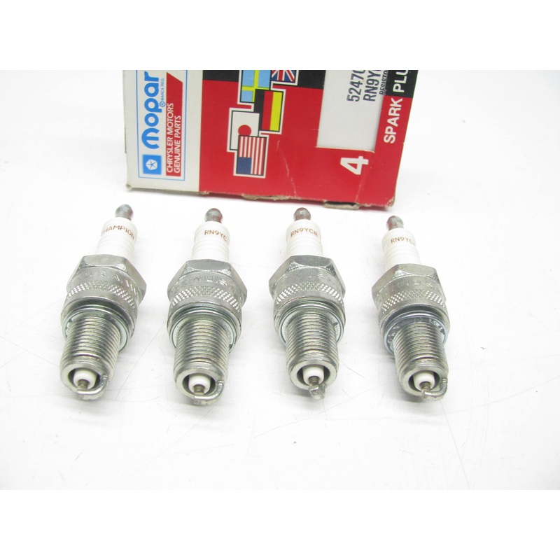 (4) NEW - OEM MOPAR 5247001 Copper Plus Spark Plugs - RN9YC4