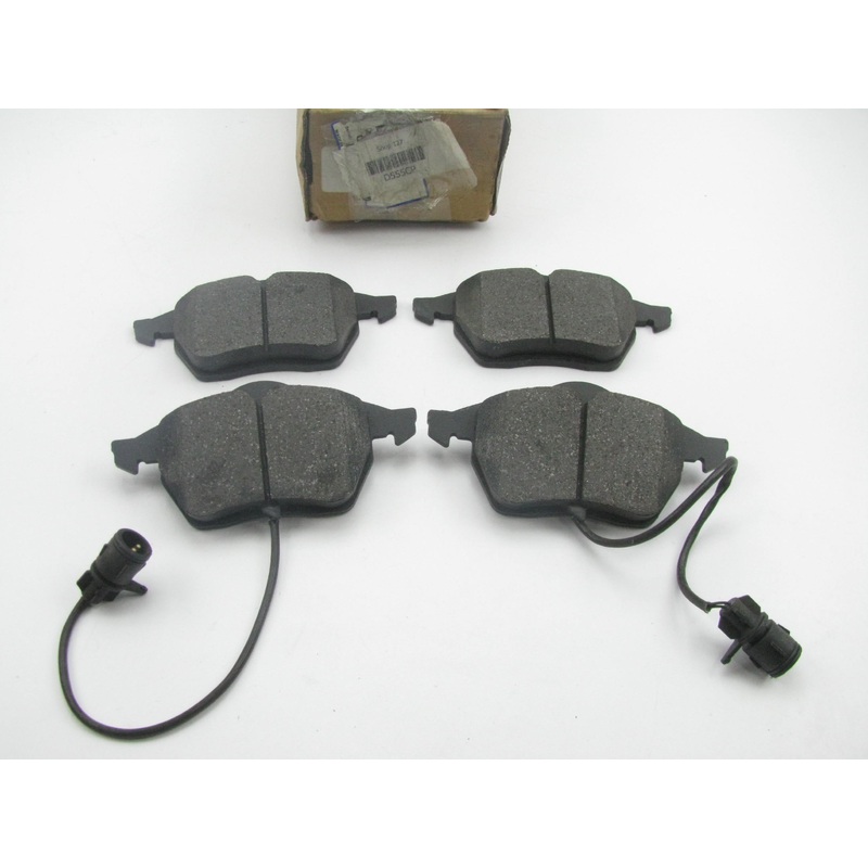 Akebono ACT555 Ceramic DIsc Brake Pad Set - Front