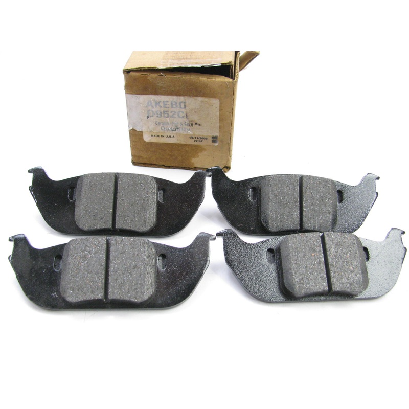 Akebono D952CP Rear Disc Brake Pad Set- For  03-05 Lincoln Aviator