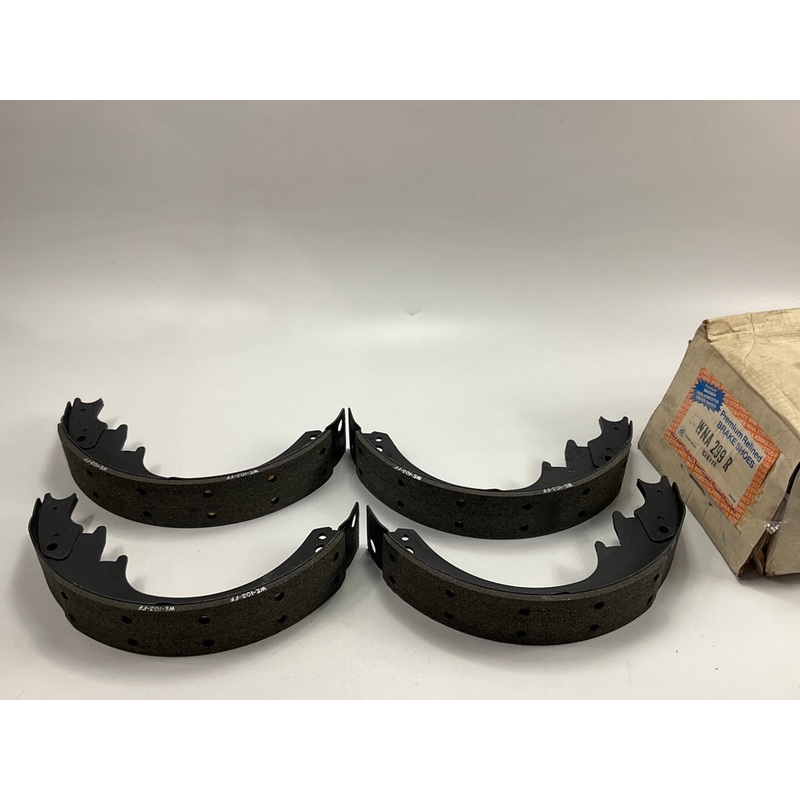 Wagner WNA299R Front Brake Shoes - 14'' X 2-1/2''