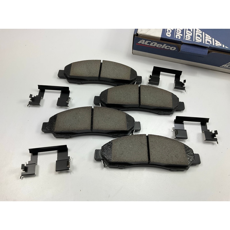 Acdelco 17D1039CH Front Ceramic Brake Pads OEM GM 19288572